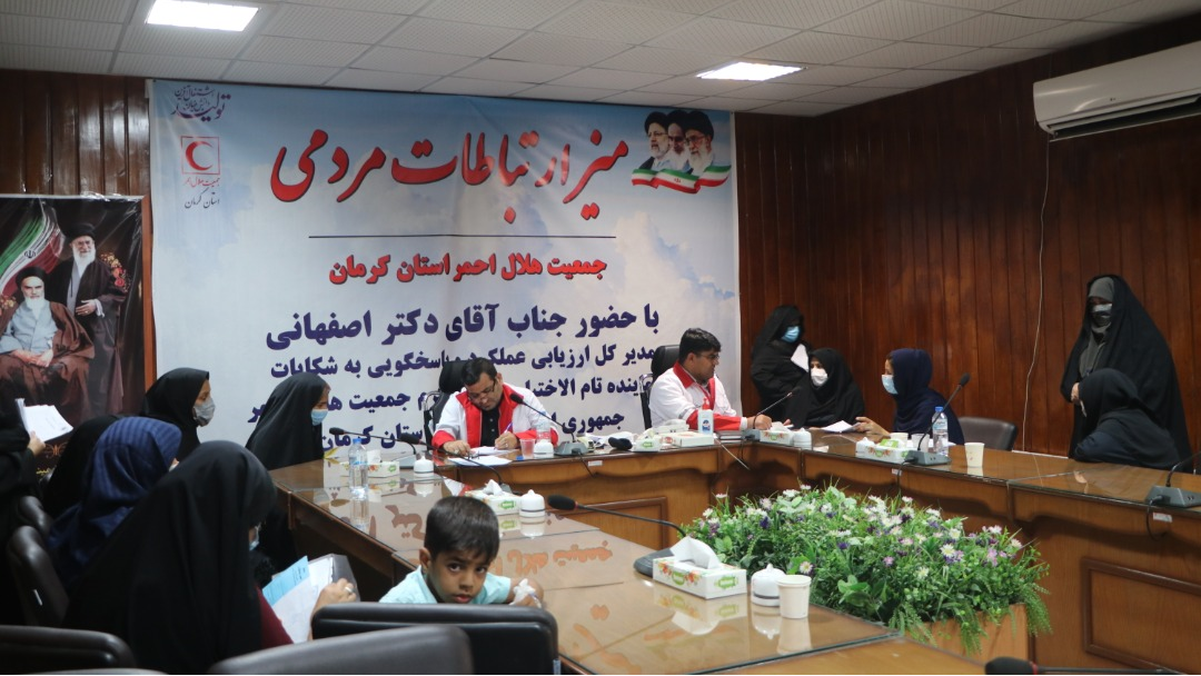پوشش امدادی سفر رئیس جمهوری به کرمان/ مراجعه شهروندان به میز خدمت هلال‌احمر